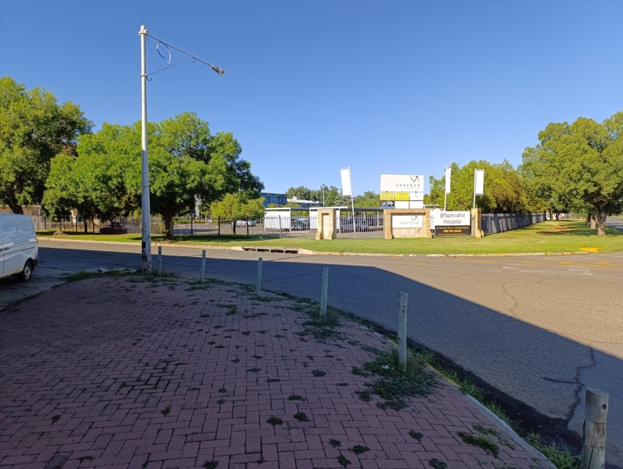 To Let Commercial Property for Rent in Hospitaalpark Free State